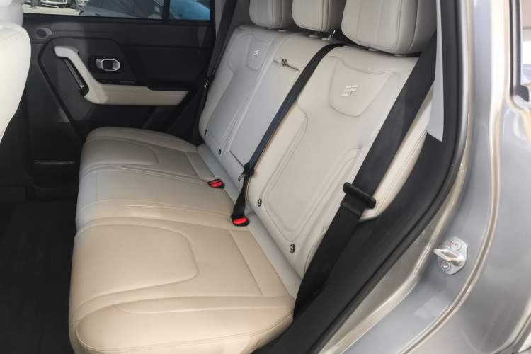 Used JETOUR Shanhai T1 2025 150 km Heading South Left Rear Seat