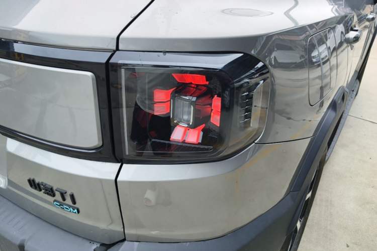 Used JETOUR Shanhai T1 2025 150 km Heading South Right Rear Taillight