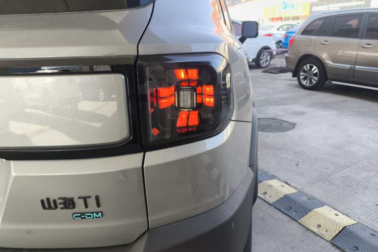 Used JETOUR Shanhai T1 2025 150 km Heading South Right Rear Taillight