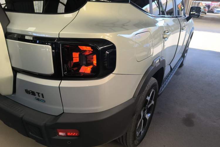 Used JETOUR Shanhai T1 2025 150 km Heading South Right Rear Taillight