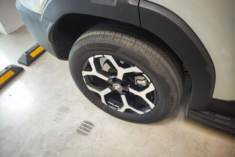 Used JETOUR Shanhai T1 2025 150 km to the Lake Right Rear Wheel Hub