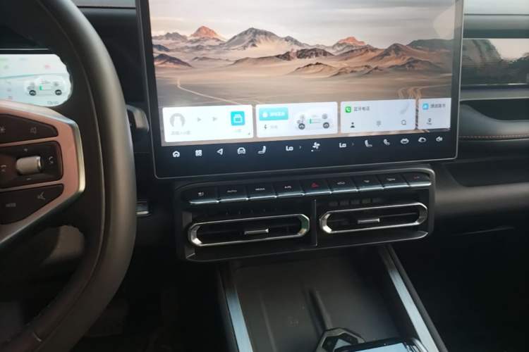 Used JETOUR Shanhai T1 2025 150 km Heading South Audio And AC Panel