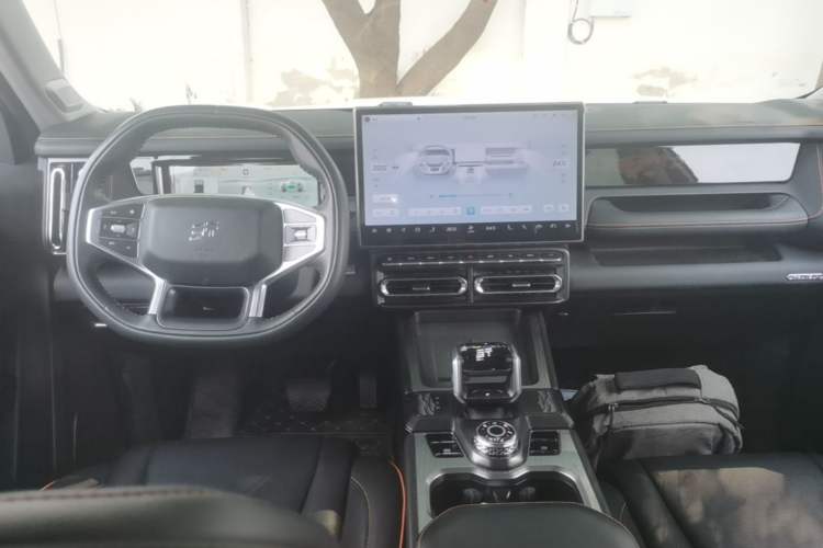 Used JETOUR Shanhai T1 2025 150 km Heading South Center Console