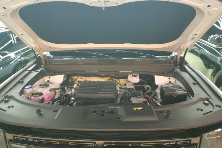 Used JETOUR Shanhai T1 2025 150 km Heading South Engine Bay