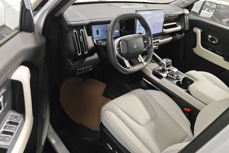 Used JETOUR Shanhai T1 2025 150 km to the Lake Interior 3