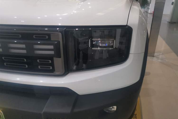 Used JETOUR Shanhai T1 2025 150 km Heading South Left Front Headlight
