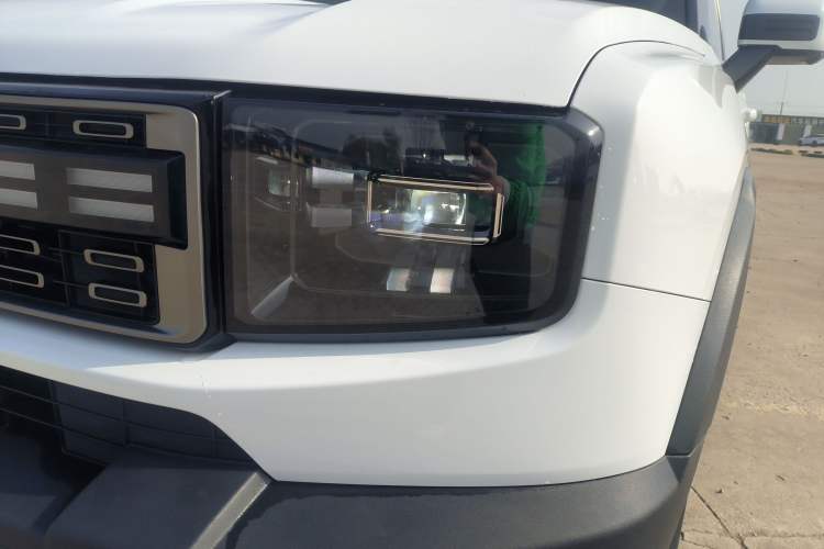 Used JETOUR Shanhai T1 2025 150 km Heading South Left Front Headlight