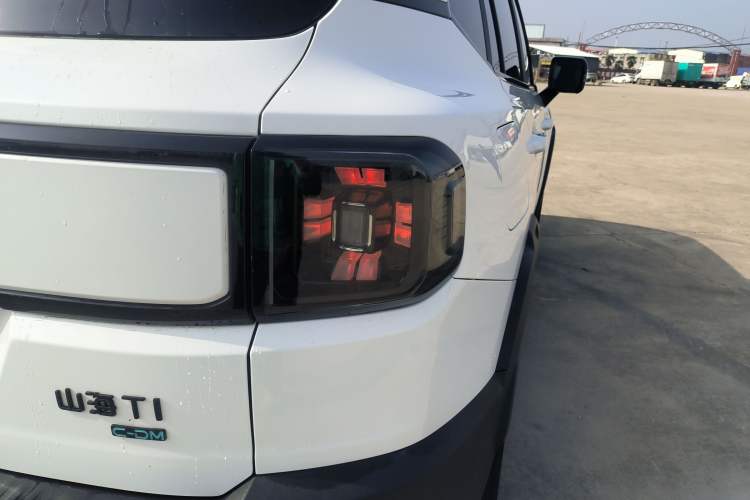 Used JETOUR Shanhai T1 2025 150 km Heading South Right Rear Taillight