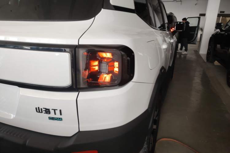 Used JETOUR Shanhai T1 2025 150 km Heading South Right Rear Taillight