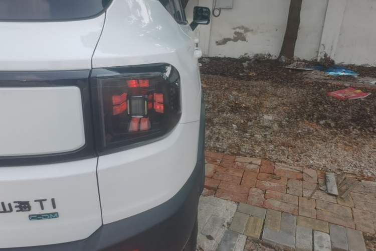 Used JETOUR Shanhai T1 2025 150 km Heading South Right Rear Taillight