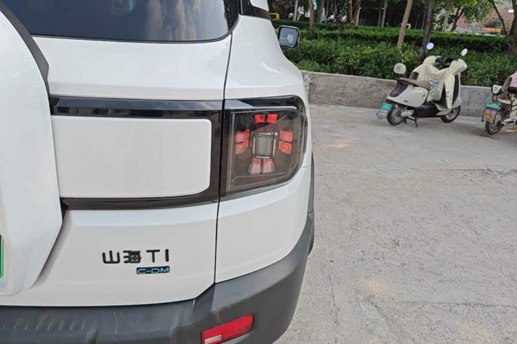 Used JETOUR Shanhai T1 2025 150 km Heading South Right Rear Taillight