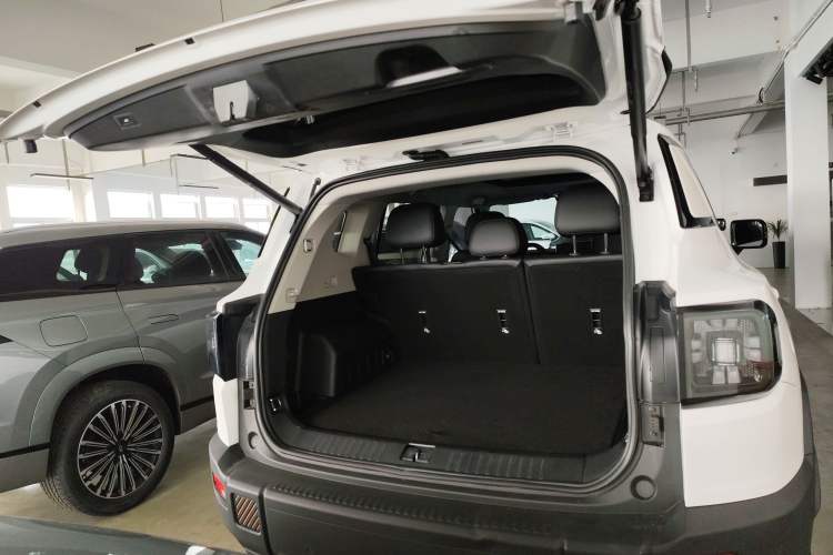 Used JETOUR Shanhai T1 2025 150 km Heading South Trunk