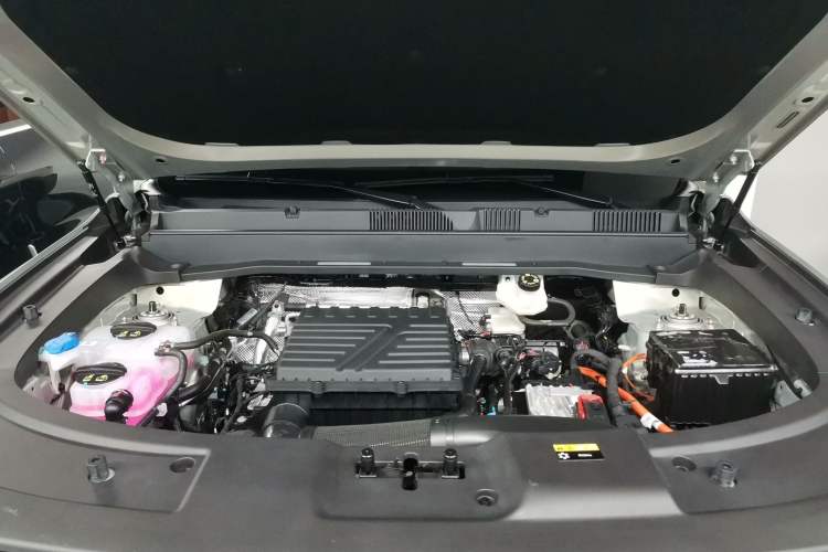 Used JETOUR Shanhai T1 2025 150 km Heading South Engine Bay