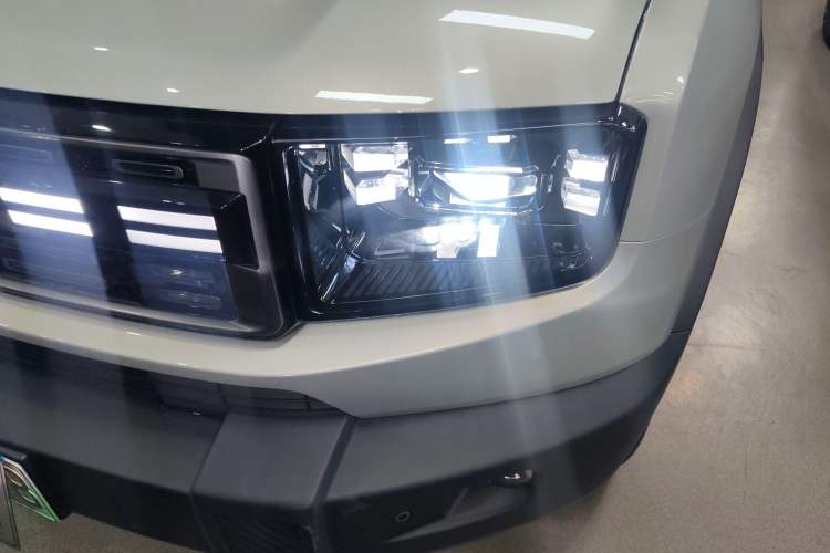 Used JETOUR Shanhai T1 2025 150 km Heading South Left Front Headlight