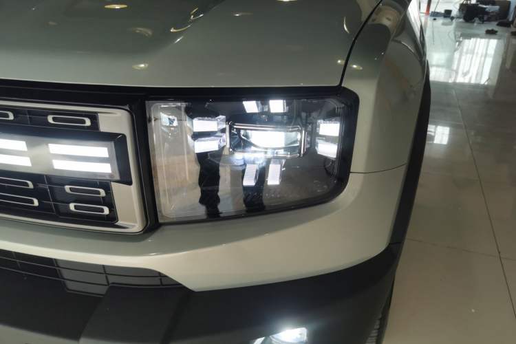 Used JETOUR Shanhai T1 2025 150 km Heading South Left Front Headlight