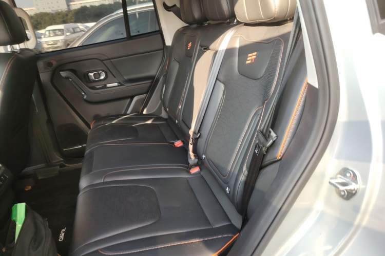 Used JETOUR Shanhai T1 2025 150 km Heading South Left Rear Seat