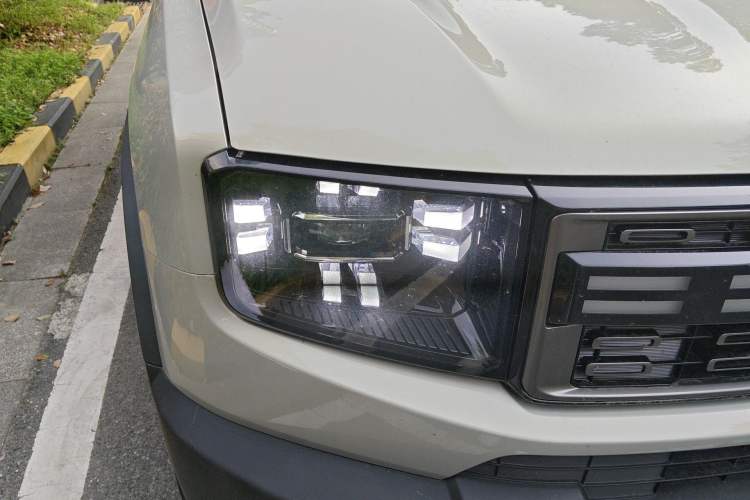Used JETOUR Shanhai T1 2025 150 km Heading South Right Front Headlight
