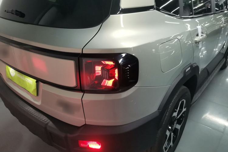 Used JETOUR Shanhai T1 2025 150 km Heading South Right Rear Taillight