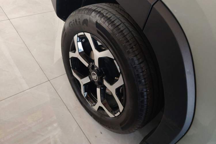 Used JETOUR Shanhai T1 2025 150 km to the Lake Right Rear Wheel Hub
