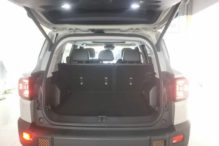 Used JETOUR Shanhai T1 2025 150 km Heading South Trunk