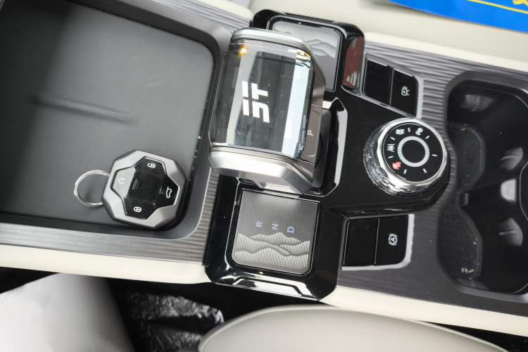 Used JETOUR Shanhai T1 2025 150 km to the Lake Gear Lever