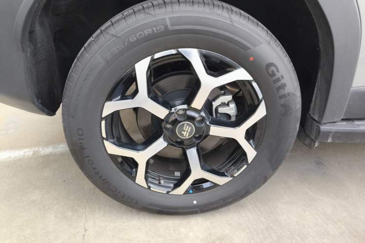 Used JETOUR Shanhai T1 2025 150 km to the Lake Right Rear Wheel Hub