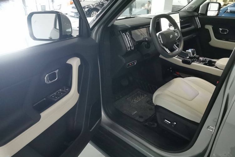 Used JETOUR Shanhai T1 2025 150 km Heading South Interior 3