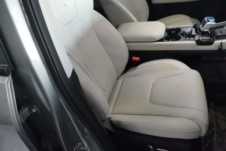 Used JETOUR Shanhai T1 2025 150 km Heading South Right Front Seat