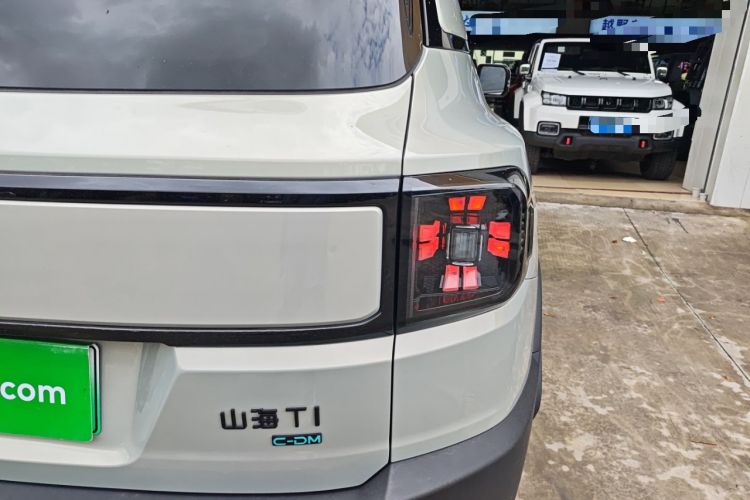 Used JETOUR Shanhai T1 2025 150 km Heading South Right Rear Taillight