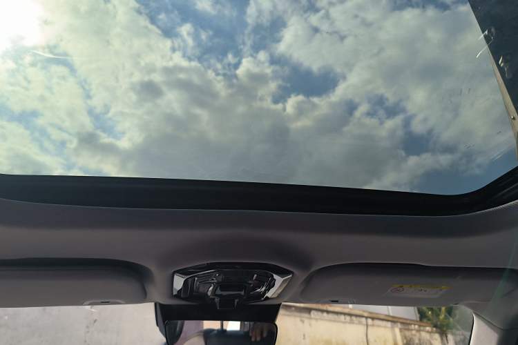 Used JETOUR Shanhai T1 2025 150 km Heading South Headliner