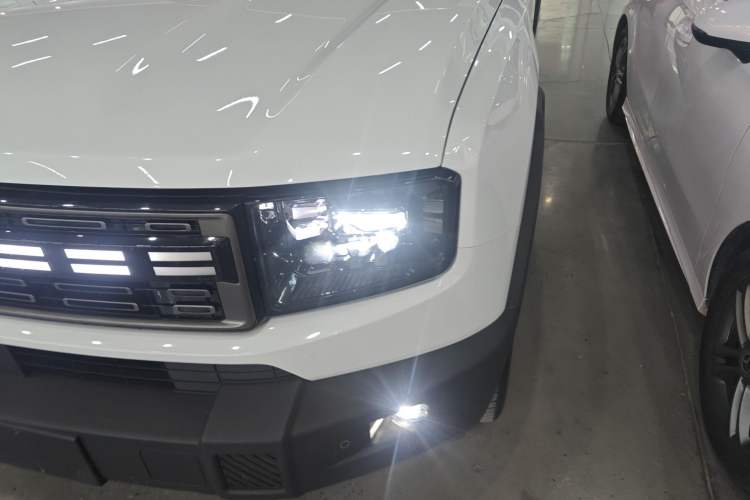 Used JETOUR Shanhai T1 2025 150 km Heading South Left Front Headlight