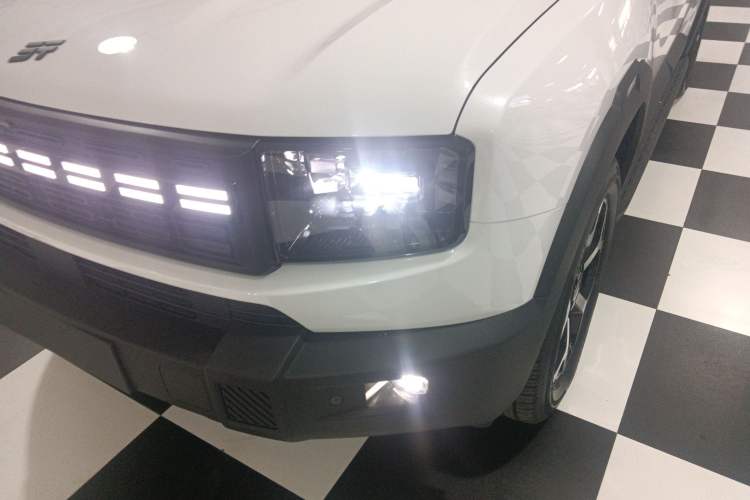 Used JETOUR Shanhai T1 2025 150 km Heading South Left Front Headlight