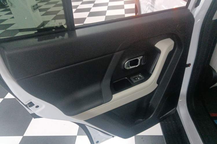Used JETOUR Shanhai T1 2025 150 km Heading South Left Rear Door Interior