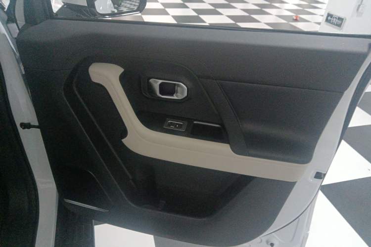 Used JETOUR Shanhai T1 2025 150 km Heading South Right Front Door Interior