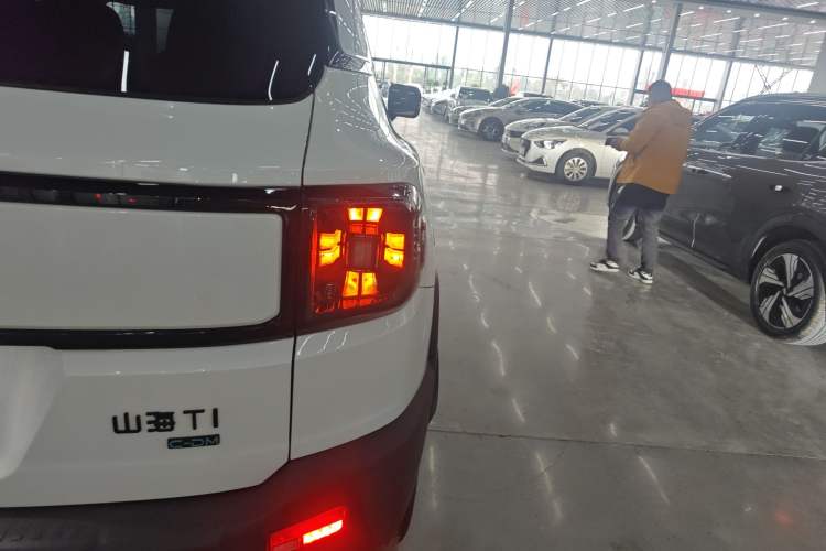 Used JETOUR Shanhai T1 2025 150 km Heading South Right Rear Taillight