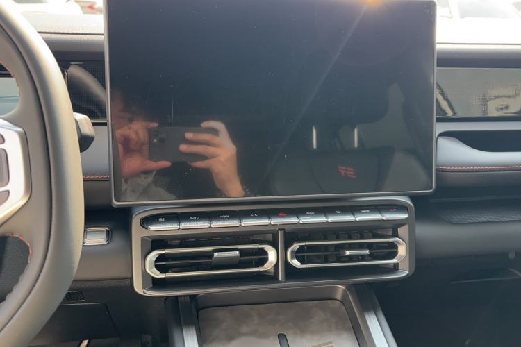 Used JETOUR Shanhai T1 2025 150 km Heading South Audio And AC Panel