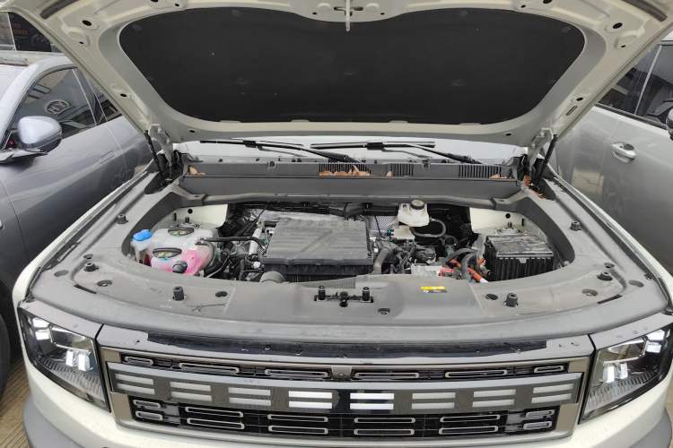 Used JETOUR Shanhai T1 2025 150 km Heading South Engine Bay