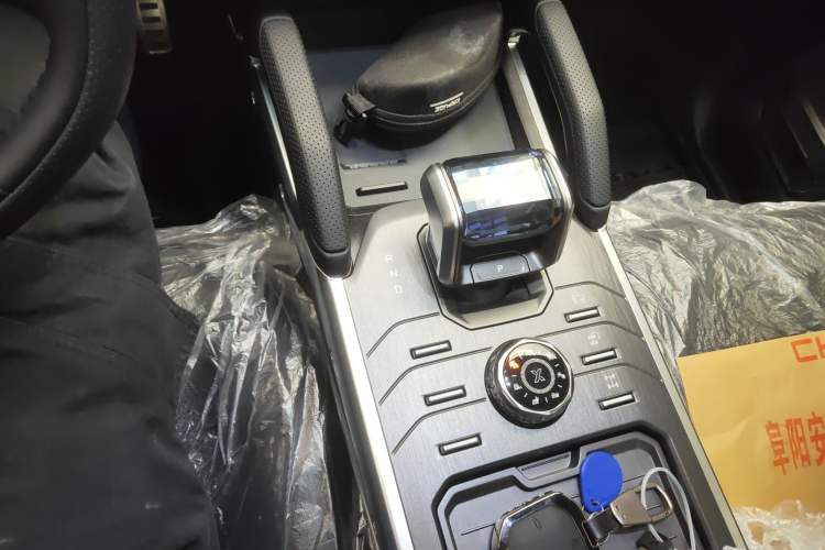 Used JETOUR Shanhai Traveler C-DM 2025 C-DM 206KM All-Wheel-Drive Wilderness Edition Gear Lever