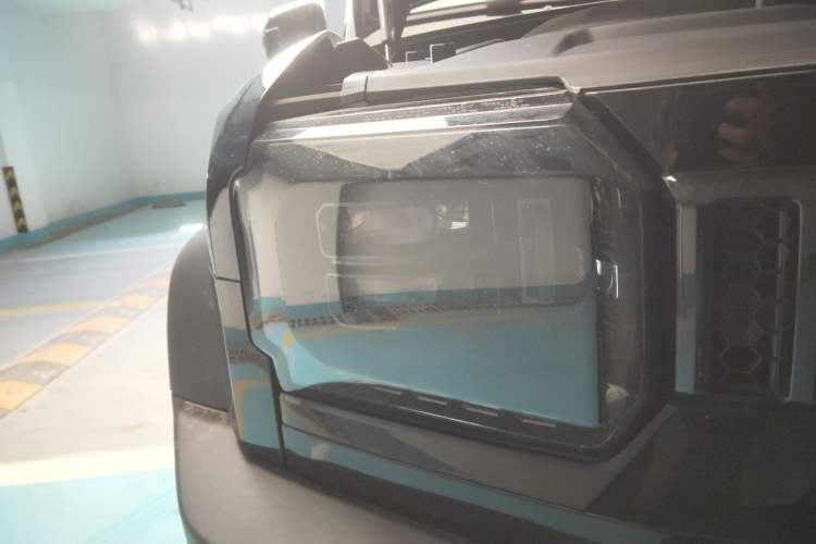 Used JETOUR Shanhai Traveler C-DM 2025 C-DM 206KM All-Wheel-Drive Wilderness Edition Right Front Headlight