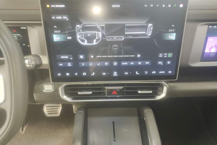 Used JETOUR Shanhai Traveler C-DM 2024 C-DM 208KM Mountain & Wilderness Edition Audio And AC Panel
