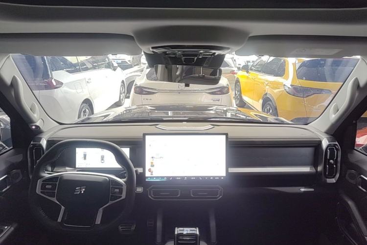 Used JETOUR Shanhai Traveler C-DM 2024 C-DM 206KM Four-Wheel Drive Wilderness Edition Center Console