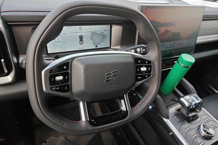 Used JETOUR Shanhai Traveler C-DM 2024 C-DM 206KM Four-Wheel Drive Wilderness Edition Center Console
