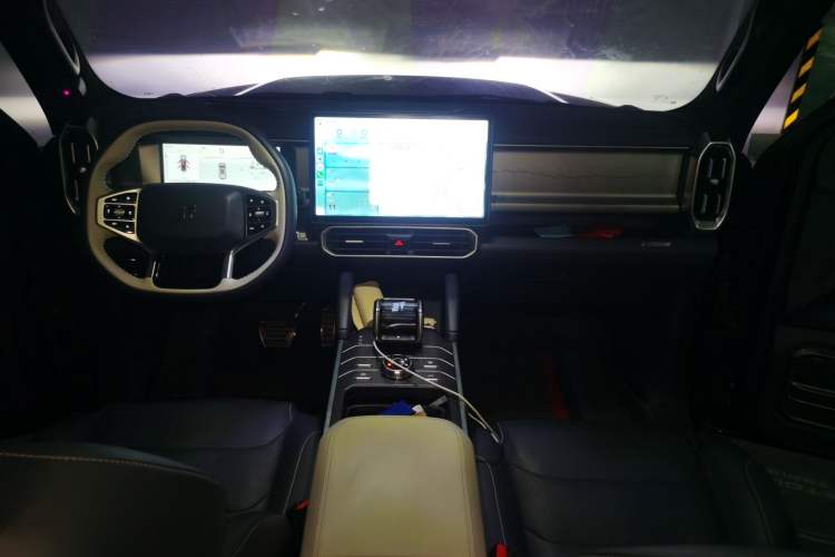 Used JETOUR Shanhai Traveler C-DM 2024 C-DM 208KM Mountain & Wilderness Edition Center Console