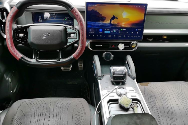 Used JETOUR Shanhai Traveler C-DM 2024 C-DM 208KM Mountain & Wilderness Edition Center Console