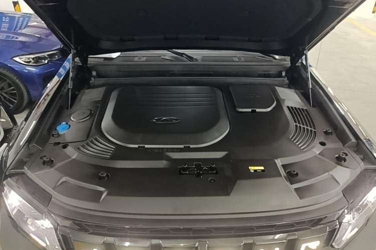 Used JETOUR Shanhai Traveler C-DM 2024 C-DM 208KM Mountain & Wilderness Edition Engine Bay