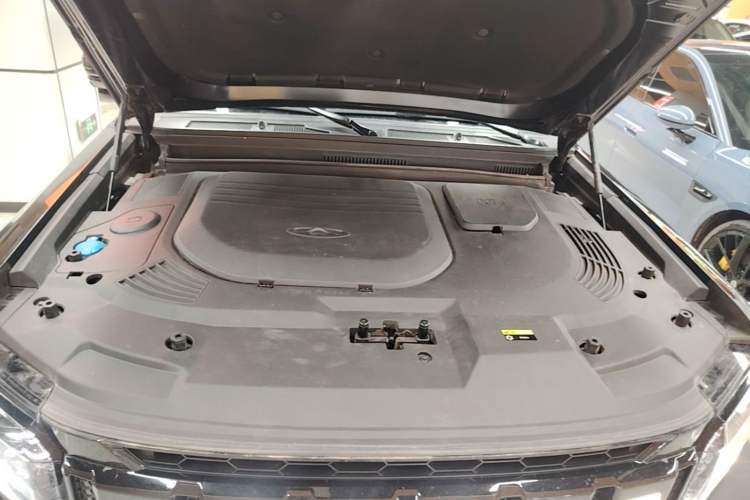 Used JETOUR Shanhai Traveler C-DM 2024 C-DM 208KM Mountain & Wilderness Edition Engine Bay