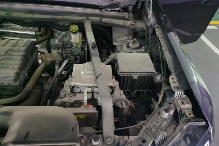 Used JETOUR Shanhai Traveler C-DM 2024 C-DM 208KM Mountain & Wilderness Edition Engine Bay Left