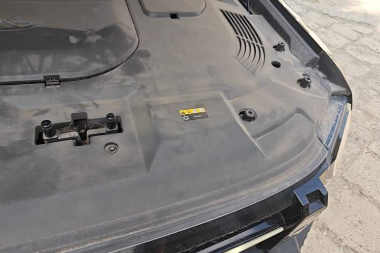Used JETOUR Shanhai Traveler C-DM 2024 C-DM 208KM Mountain & Wilderness Edition Engine Bay Left