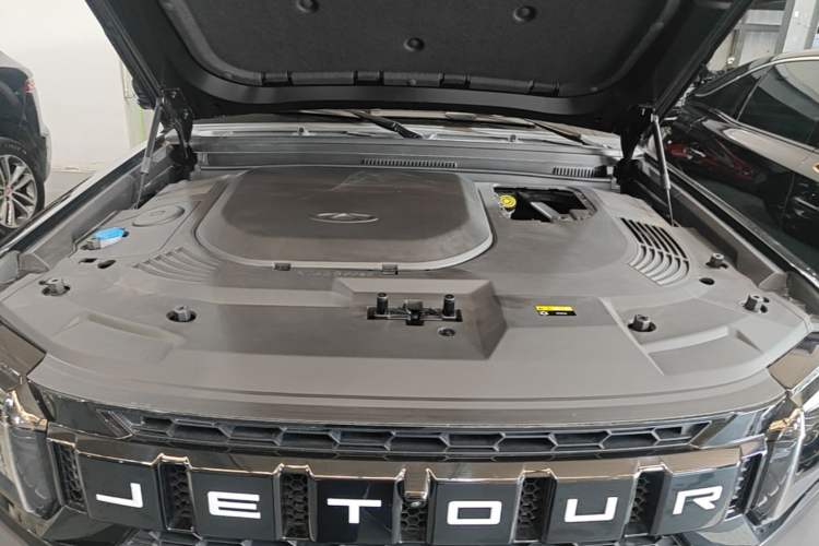 Used JETOUR Shanhai Traveler C-DM 2024 C-DM 208KM Mountain & Wilderness Edition Engine Bay