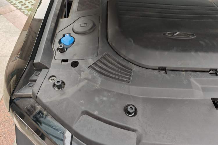 Used JETOUR Shanhai Traveler C-DM 2024 C-DM 208KM Mountain & Wilderness Edition Engine Bay Right